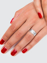 Load image into Gallery viewer, Hover